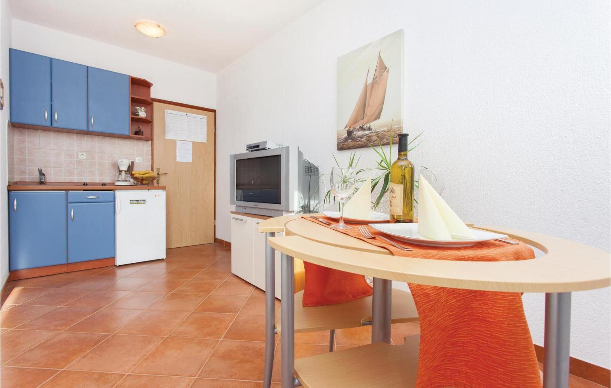 Stunning Apartment In Kornic With House Sea View Εξωτερικό φωτογραφία