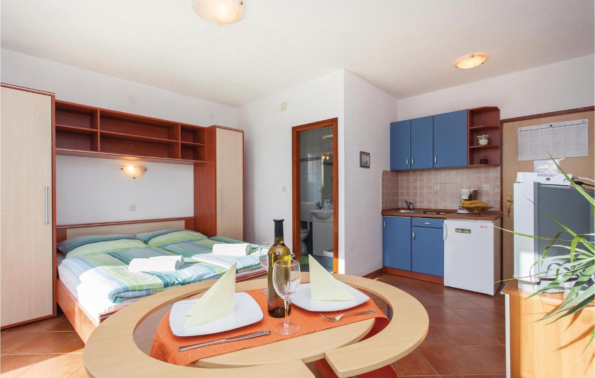 Stunning Apartment In Kornic With House Sea View Εξωτερικό φωτογραφία